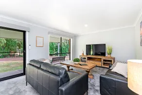 Acacia Park Farm Guest House. - Image 3