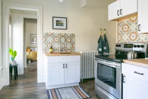 Charming Historic Upper Walk to Downtown & Lakes - Image 5