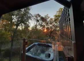 TreeTops - wood fire, outdoor spa and great coffee - Image 2
