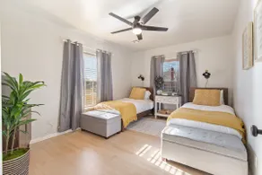 Tulsa Vintage Chic Cottage |King Bed •Expo•TU•Dtwn - Image 5