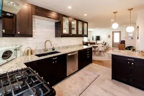 Modern Dundee 3 BR Farmhouse - Walk to Restaurants - Image 2