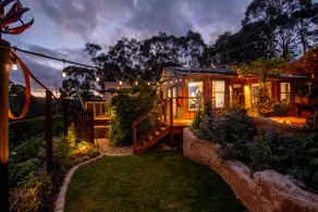 Delphi, Adelaide Hills Garden BnB - Image 2