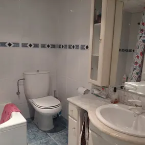 Very well located apartment in the University/Hospital area - Image 3