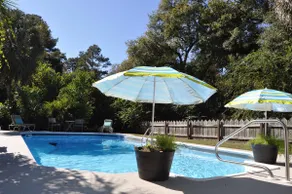 Peaceful Poolside Guesthouse just off I75 - Image 2