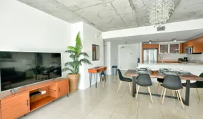 Midtown Lovely Suite - Image 3