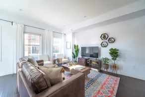 ✦Boho-Chic Home: 4 BR + ❤ of City + Patio & BBQ - Image 3