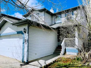 Cozy spacious 4BR home | AC& BBQ | close to Banff - Image 2
