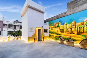 Entire House I Terrace, Art Space & Cozy Living - Image 2