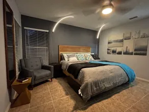 Fully renovated 5 bedroom with king size bed - Image 5
