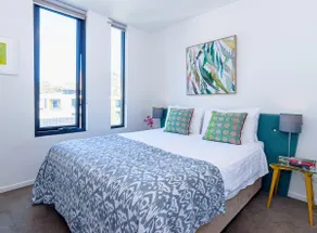 Cosmo Stays- Penthouse with Incredible City View - Image 5