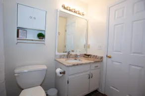 Lovely 3BR/2BA Condo in great location, cozy place - Image 5