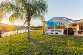 Cheerful 4 Bd home w/ Heated Salt Water Pool & Spa - Image 4