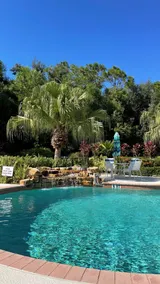 Stylish Top-Floor w/ Elevator 2 Bed/2 Bath Condo! - Image 2