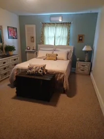 3BR,1.5Ba half-duplex w/driveway near golf course - Image 3