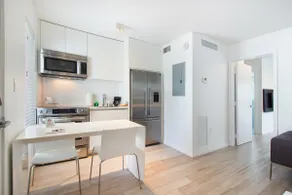 1 Bedroom Queen Size Apartment - Image 5