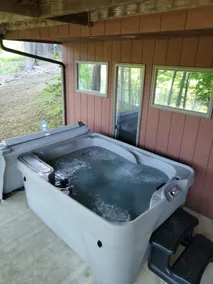 Pet/Family Friendly, Hot Tub, Large Deck - Image 3
