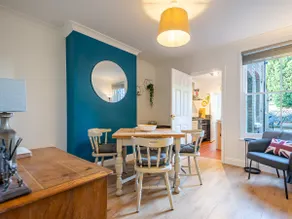 Cosy terrace within city walls ideal for exploring - Pass the Keys - Image 4