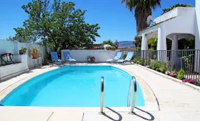 Une belle maison familiale espagnole située dans un cadre magnifique et paisible. - Image 3