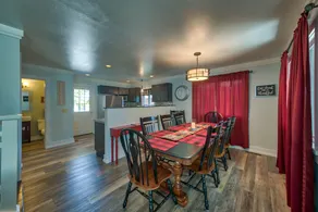 Steps from Downtown Cody - Spacious home that sleeps 10! - Image 3