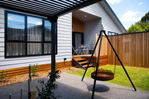 Luxury 2 bedroom house walk distance to town - Image 5