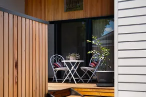 Luxury 2 bedroom house walk distance to town - Image 4