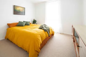 Kenny: Stylish mid-century home, 5 mins from Hyams - Image 5