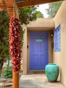 Adorable Adobe + Pet-Friendly + Minutes to Plaza - Image 2