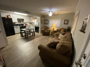 Owen's Pond Cottage with serene and private areas - Image 3
