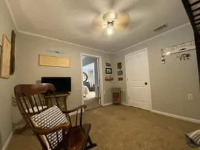 Owen's Pond Cottage with serene and private areas - Image 5
