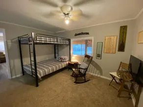 Owen's Pond Cottage with serene and private areas - Image 4