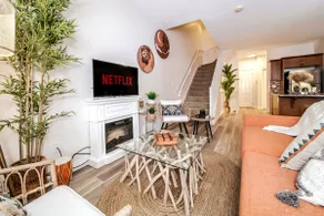 Bali Escape🌴King Bed☆Jetted Tub☆Fireplace🔥Garage - Image 3