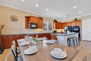 7BR Oasis, walk 2 BNP Paribas, sleeps 14 golf+pool - Image 4