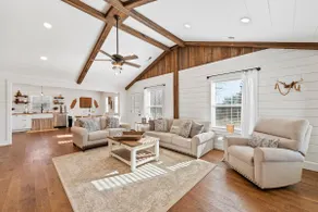 The Farmhouse with hot tub - Image 3