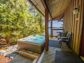 Osprey cabin Ocean front with hot tub, EV charger. - Image 3