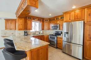 Spacious Stay near Airport, Downtown & Ski Resorts - Image 3