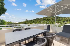 Tranquil penthouse w rooftop deck near beach - Image 5