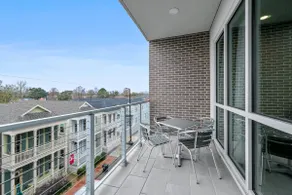 Festive Luxury Condo Near the Quarter with Balcony - Image 5