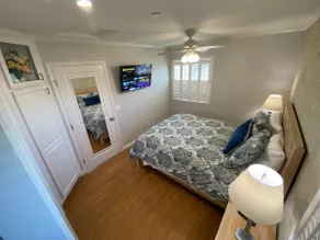Clean Penthouse with Balcony - Image 5