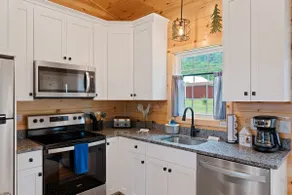 Black Walnut Cottage:  A Romantic Couple's Cabin! - Image 4