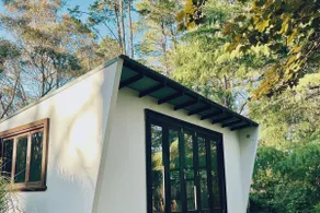 The Yellow Feather Cottage - Enchanting & Private Romantic Stay! - Image 4
