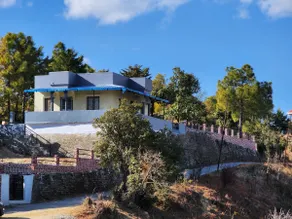 2BHK Cottage on Hill Top | Garden | Himalayan View - Image 3