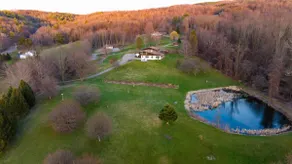 Tranquil Lodge with A+ Amenities - Image 2