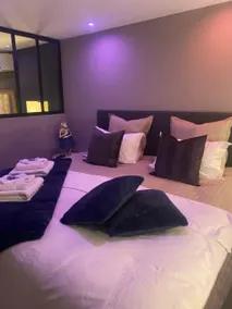 Romantic Getaway in Séguret with Hot Tub and Pool - Image 3