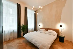 Charming Stylish 2BR Apartment by Stepan No. 3 - Image 3