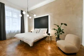 Charming Stylish 2BR Apartment by Stepan No. 3 - Image 4