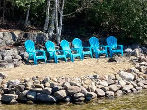 Beautiful 4 BR lake front house with 100’ private beach - Image 2
