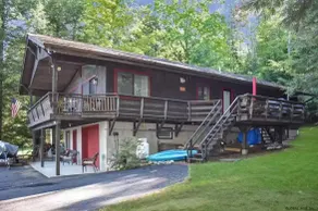 Beautiful 4 BR lake front house with 100’ private beach - Image 4