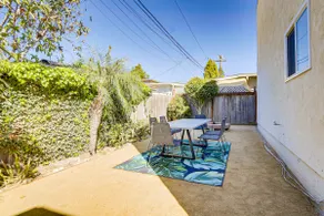 Luxe 3 Bedroom Beach | Downtown | Firepit| Yard - Image 4