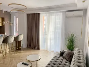 Selling Sunset Apartments - Image 3