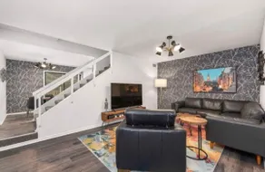 Oakwell Townhome: 2BR Kings 3 mi to A&M/Legends - Image 2